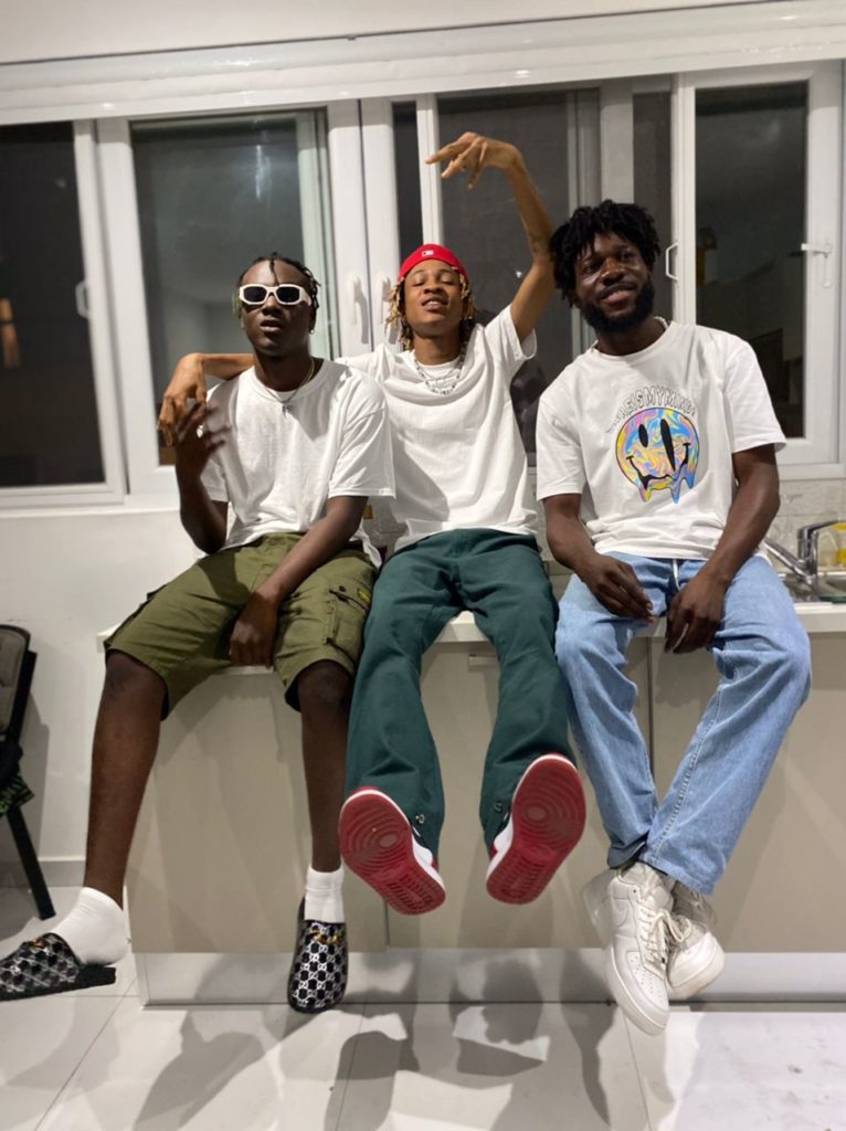 Larruso, AV, Samsney