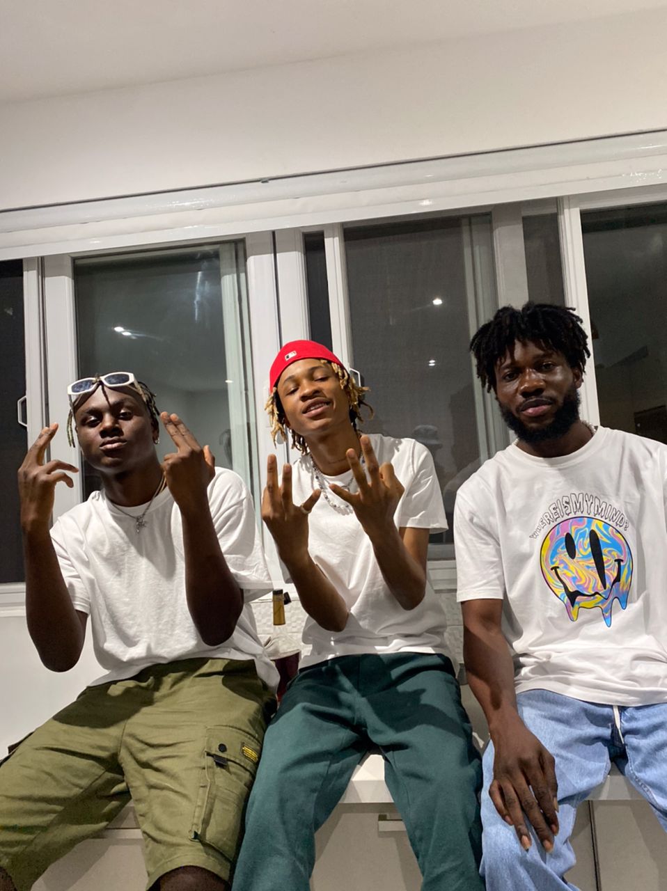 Larruso, AV, Samsney (LR)